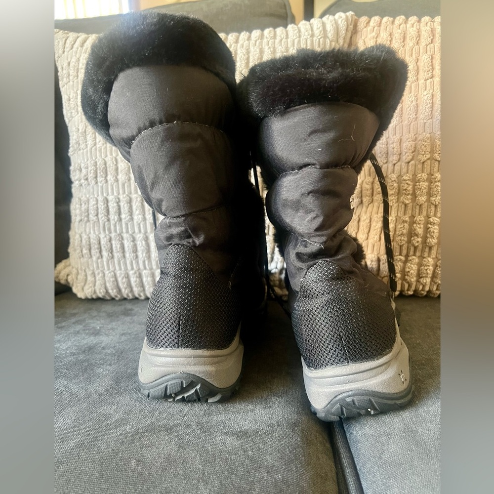 The North Face Black Insulated Boots - Picture 3 of 8